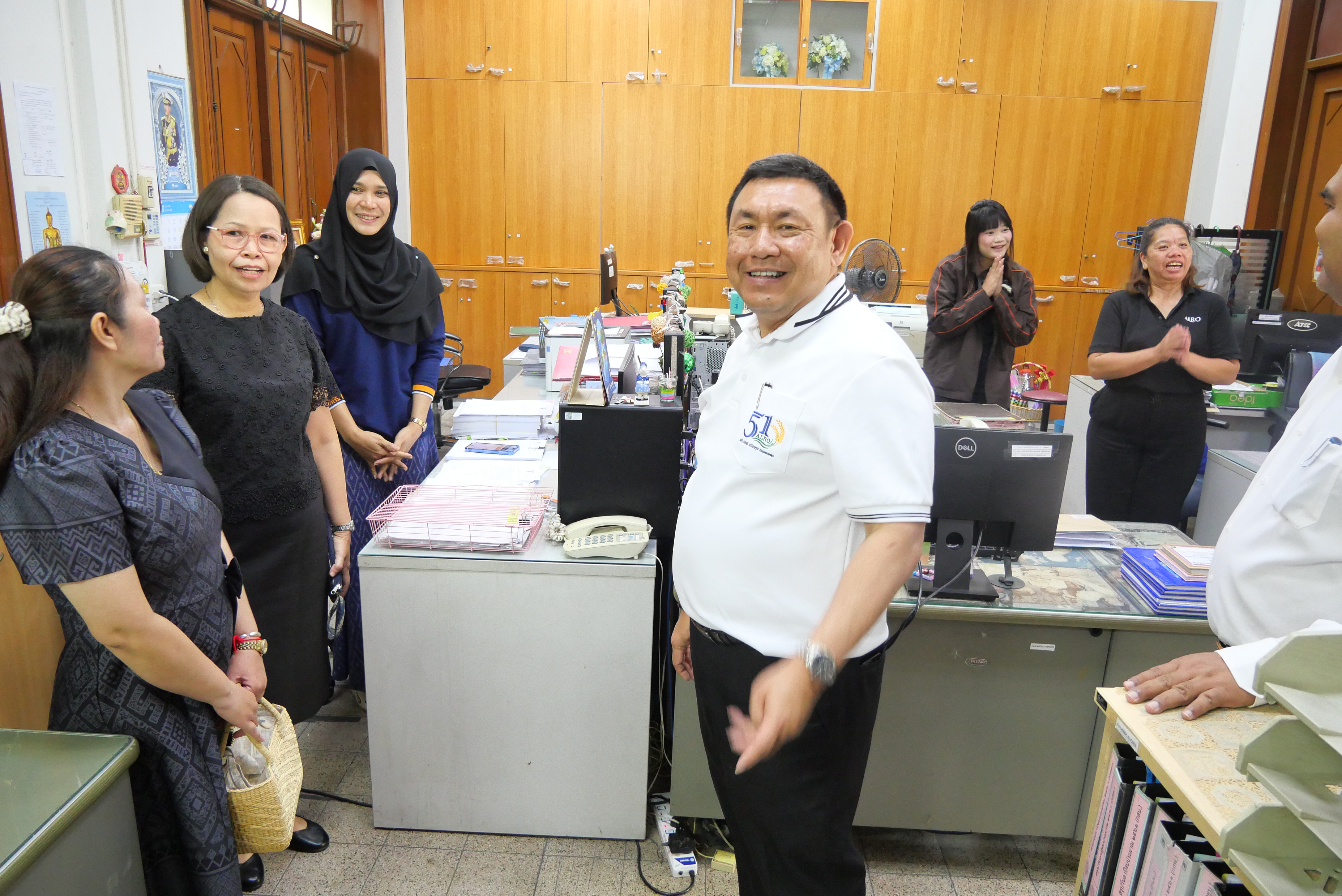 title - เลขาธิการ ส.ป.ก. ตรวจเยี่ยมบุคลากร ส.ป.ก. ถนนราชดำเนินนอก